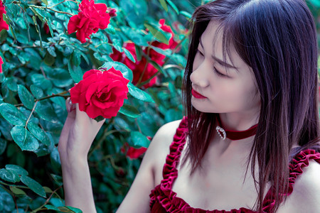 山东菏泽：玻璃生产加工忙